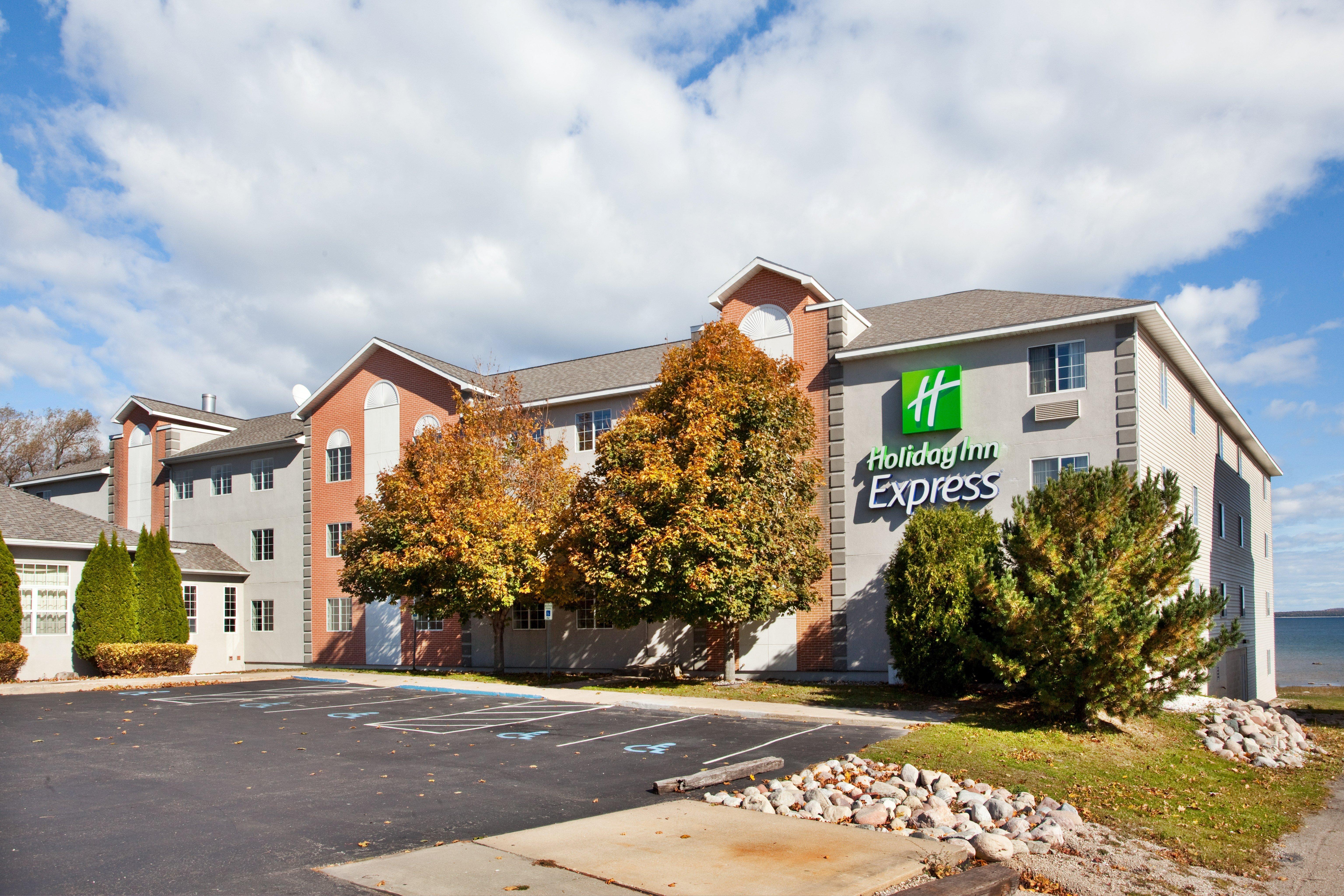 Holiday Inn Express St Ignace-Lake Central By Ihg Сент-Игнас Экстерьер фото