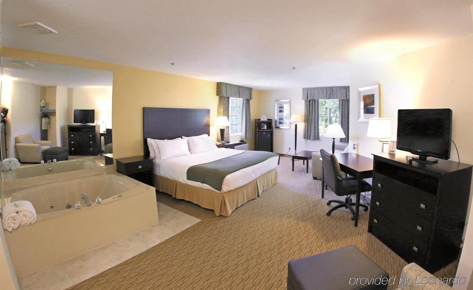 Holiday Inn Express St Ignace-Lake Central By Ihg Сент-Игнас Экстерьер фото